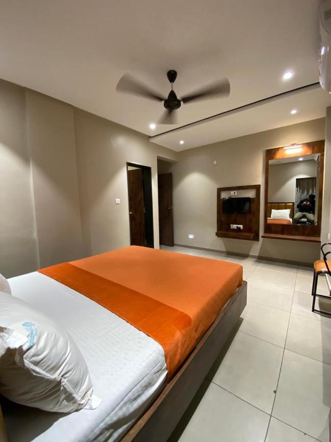 Hotel Vrindavan Deluxe Kolhapur Extérieur photo