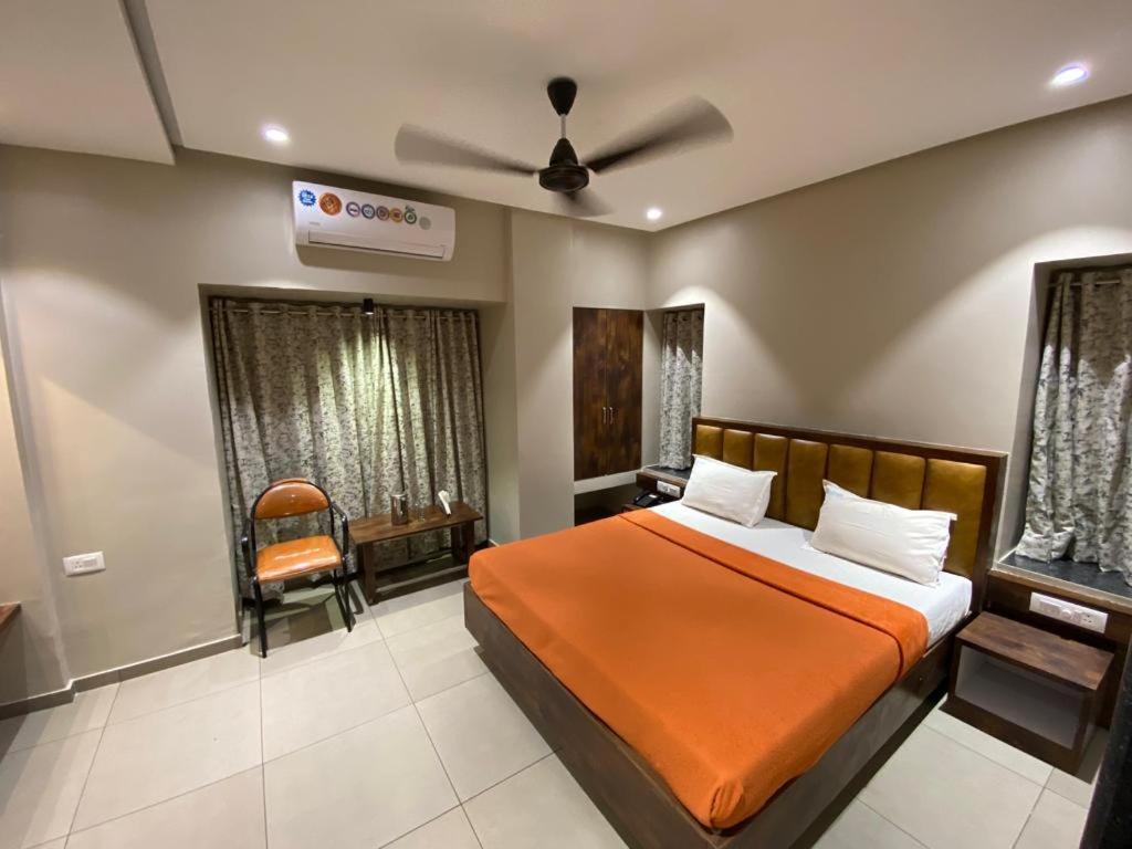 Hotel Vrindavan Deluxe Kolhapur Extérieur photo