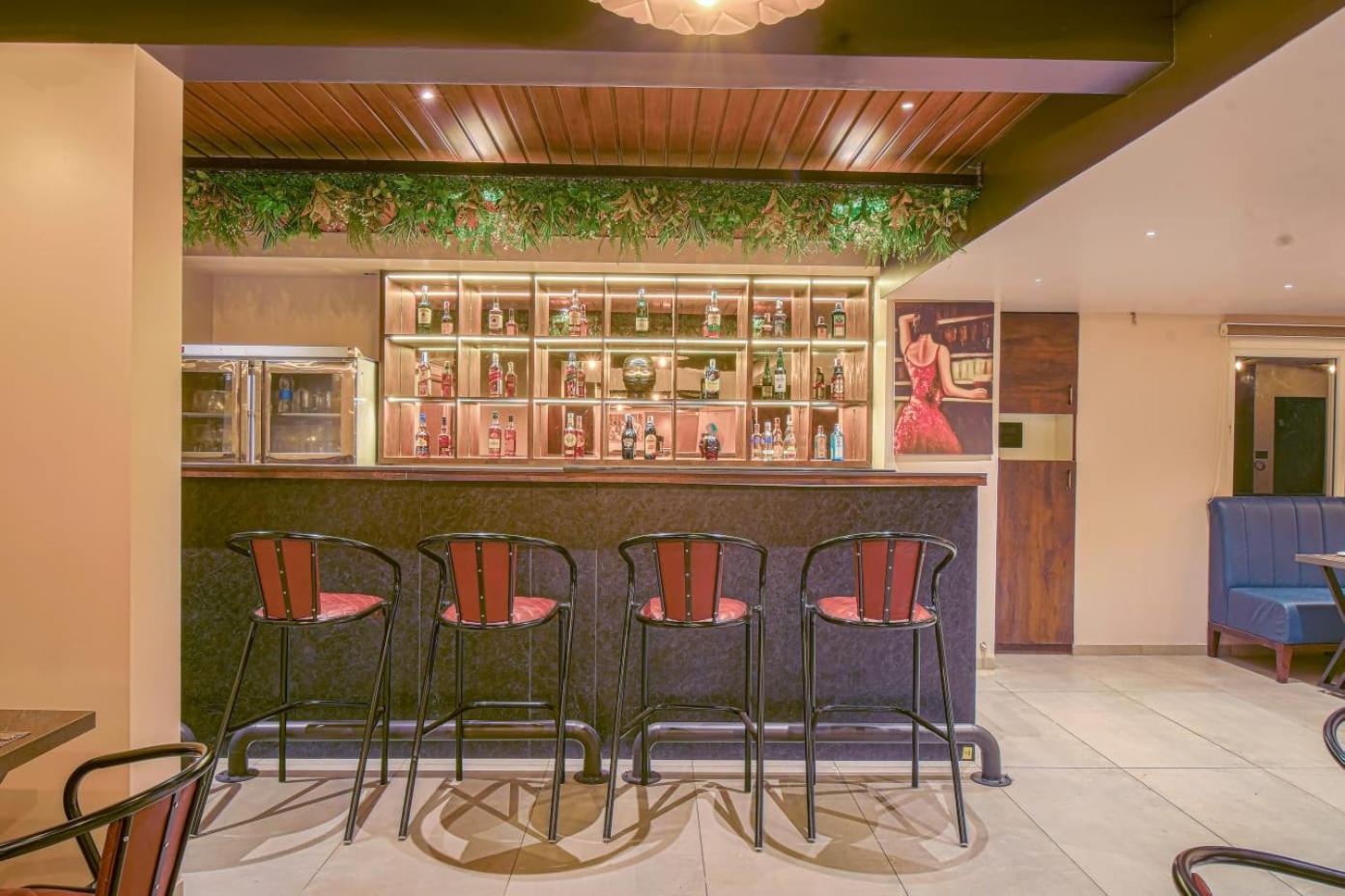 Hotel Vrindavan Deluxe Kolhapur Extérieur photo