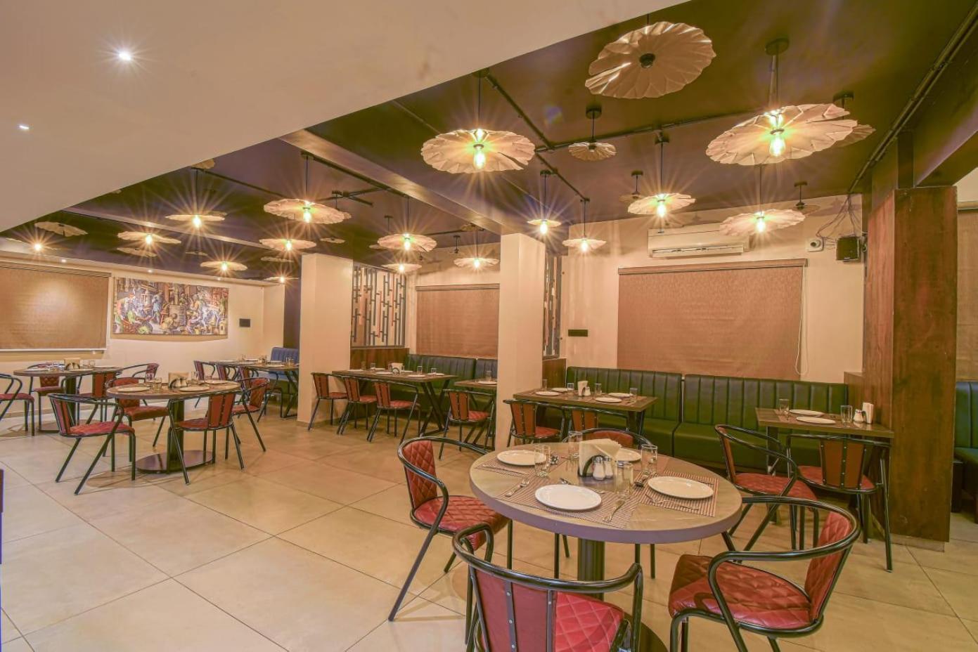 Hotel Vrindavan Deluxe Kolhapur Extérieur photo