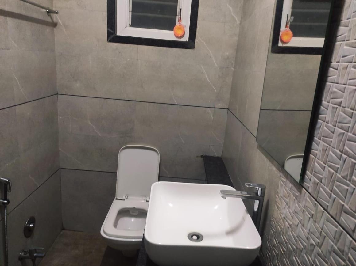 Hotel Vrindavan Deluxe Kolhapur Extérieur photo