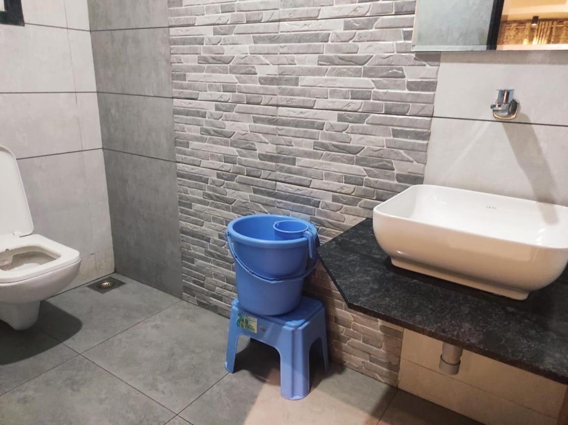 Hotel Vrindavan Deluxe Kolhapur Extérieur photo