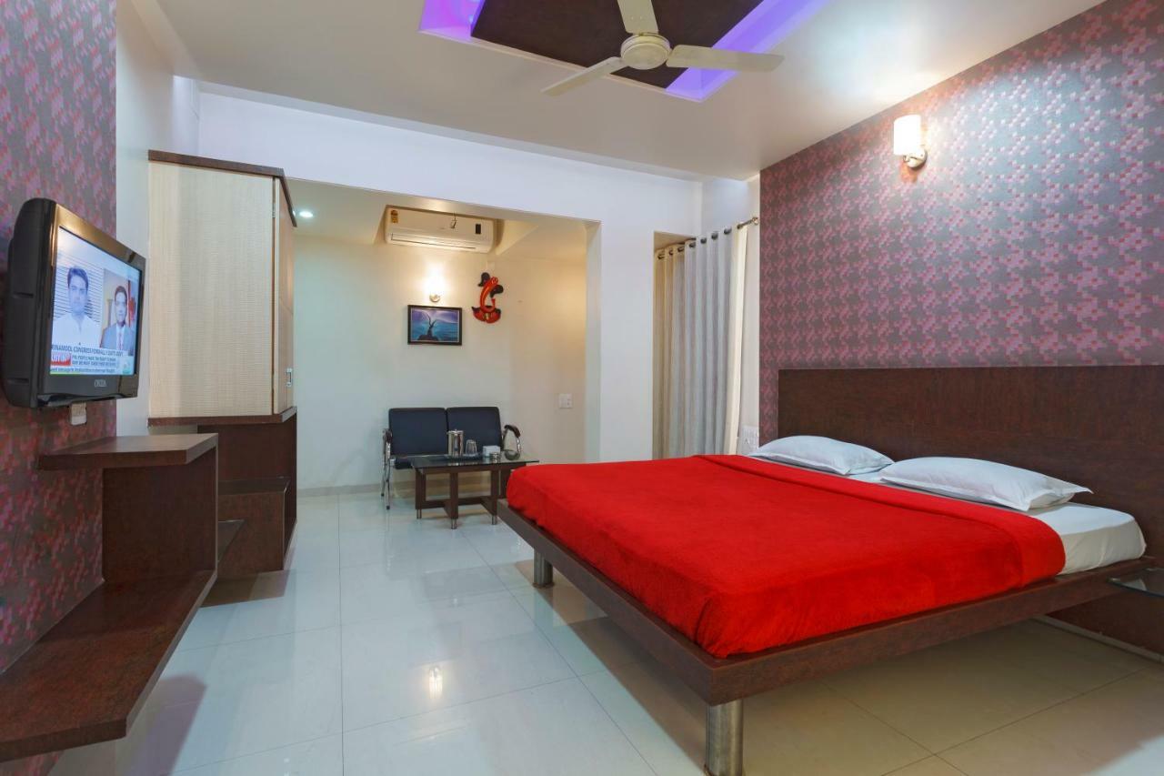 Hotel Vrindavan Deluxe Kolhapur Extérieur photo