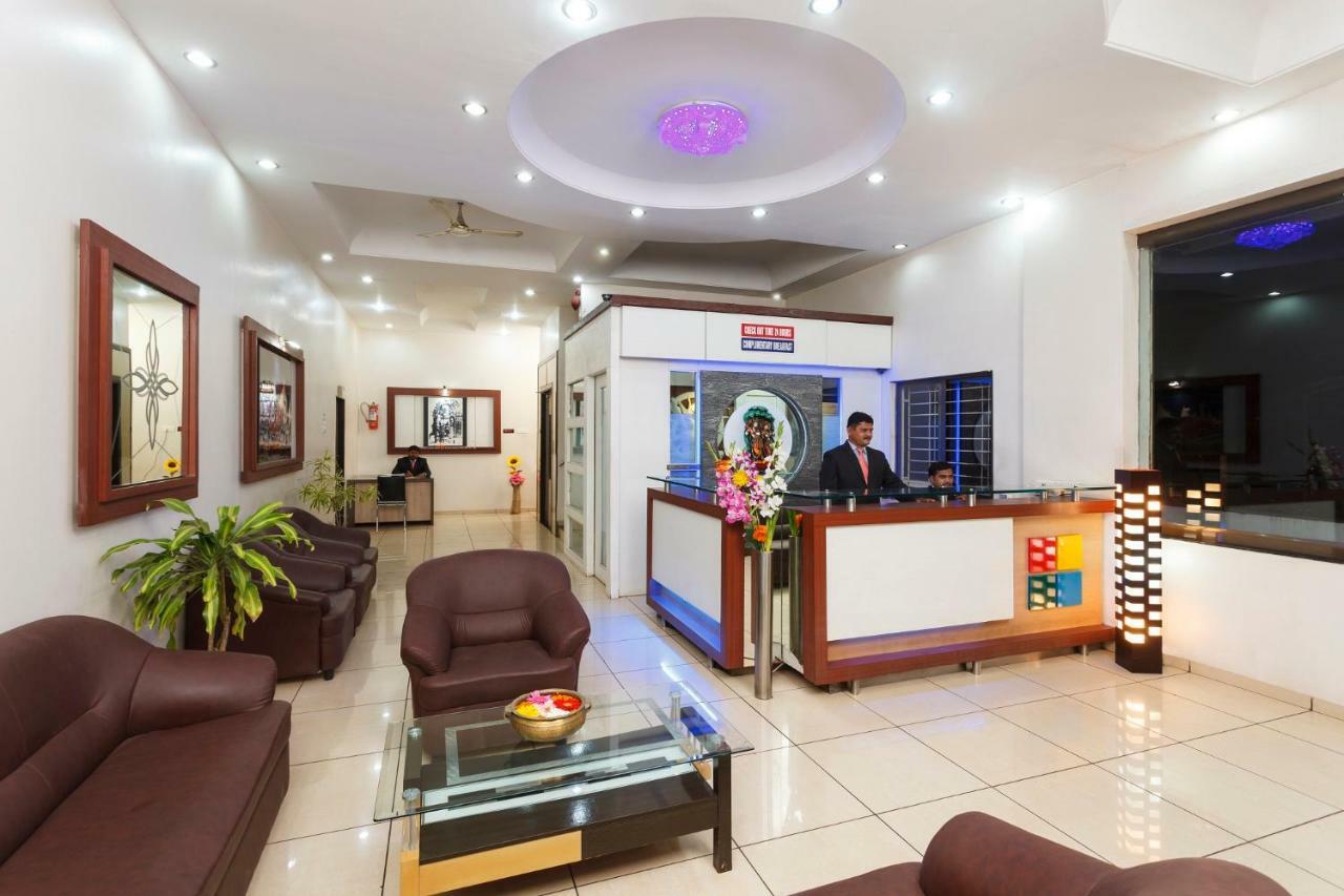 Hotel Vrindavan Deluxe Kolhapur Extérieur photo