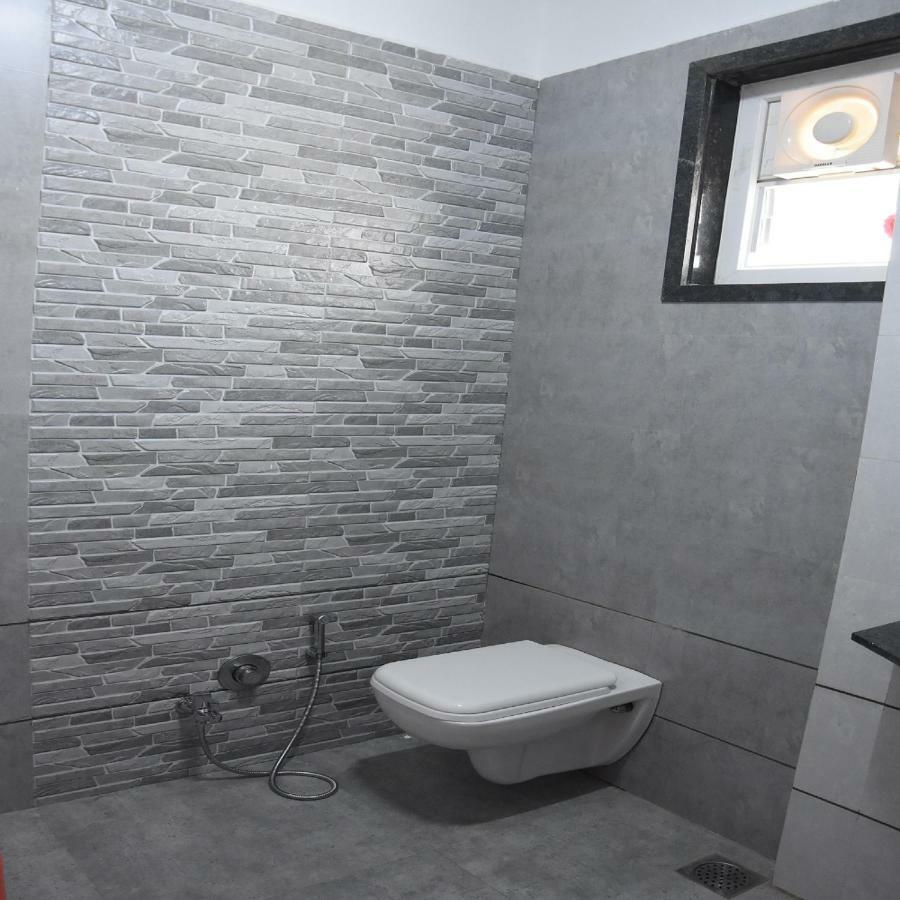 Hotel Vrindavan Deluxe Kolhapur Extérieur photo