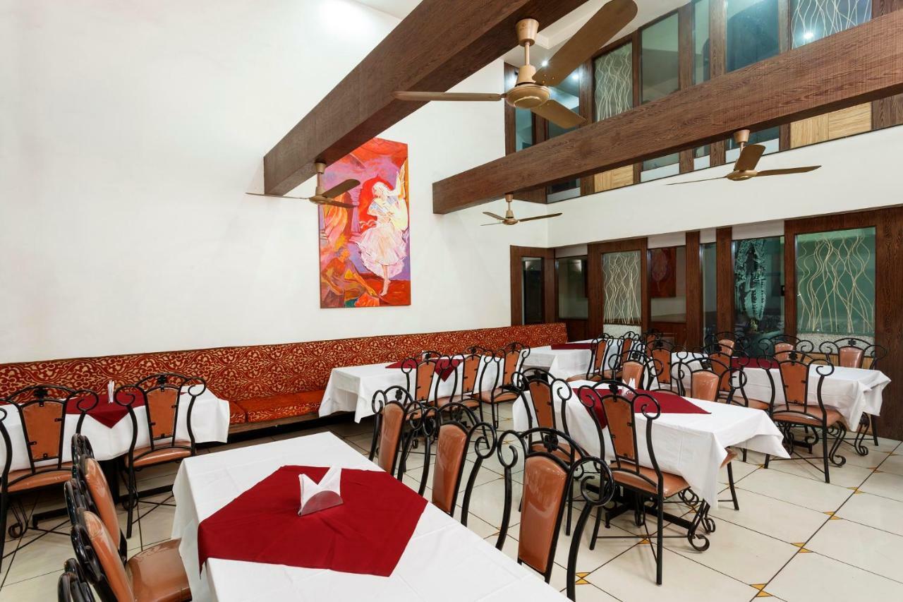 Hotel Vrindavan Deluxe Kolhapur Extérieur photo