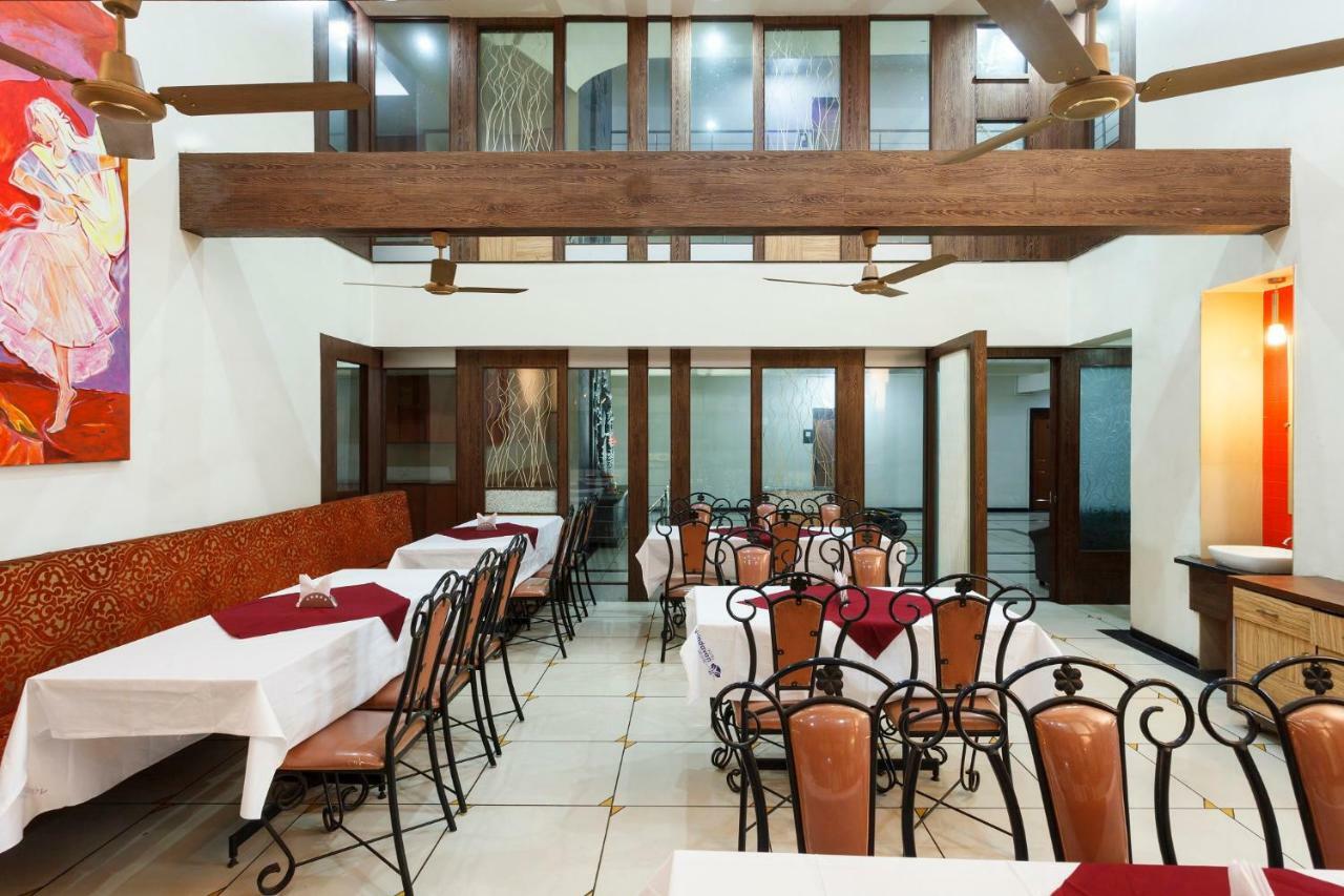 Hotel Vrindavan Deluxe Kolhapur Extérieur photo